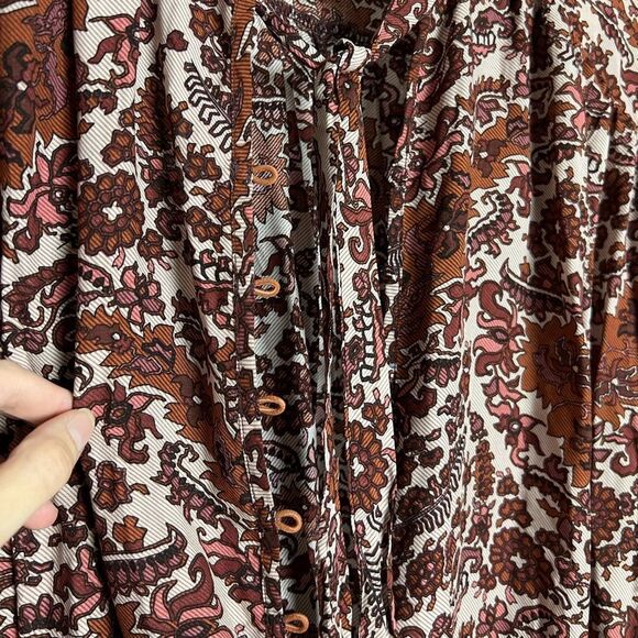 CLEARANCE! Rust Olivaceous L/S Shorts Romper Size M - Picture 4 of 7